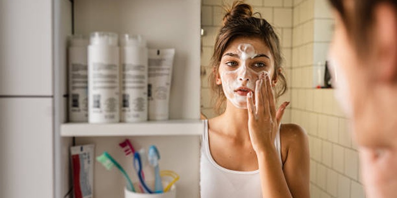The Truth About Biotin Supplements: Do They Cause or Treat Acne?